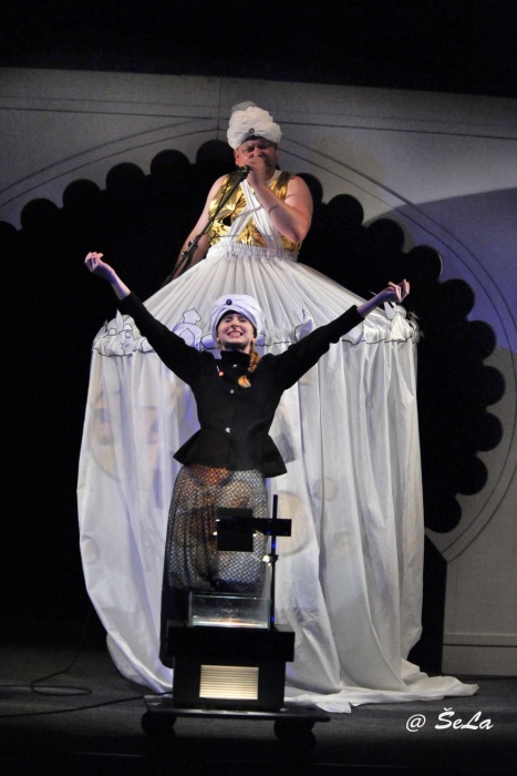 Kliknutím na fotografii zavřete okno