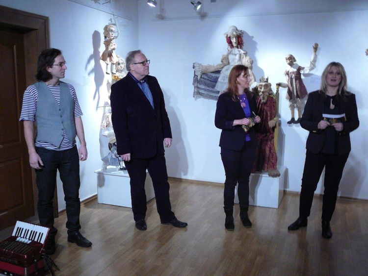 Kliknutím na fotografii zavřete okno